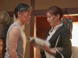 Video Đèn đỏ RS-003 Nữ trộm ngực khủng cướp gái nhà giàu ngực khủng❤️Cô gái nghèo phản công biến cướp thành sex