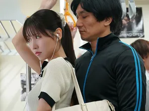 Đang sơ múi thì chồng em đi làm về
