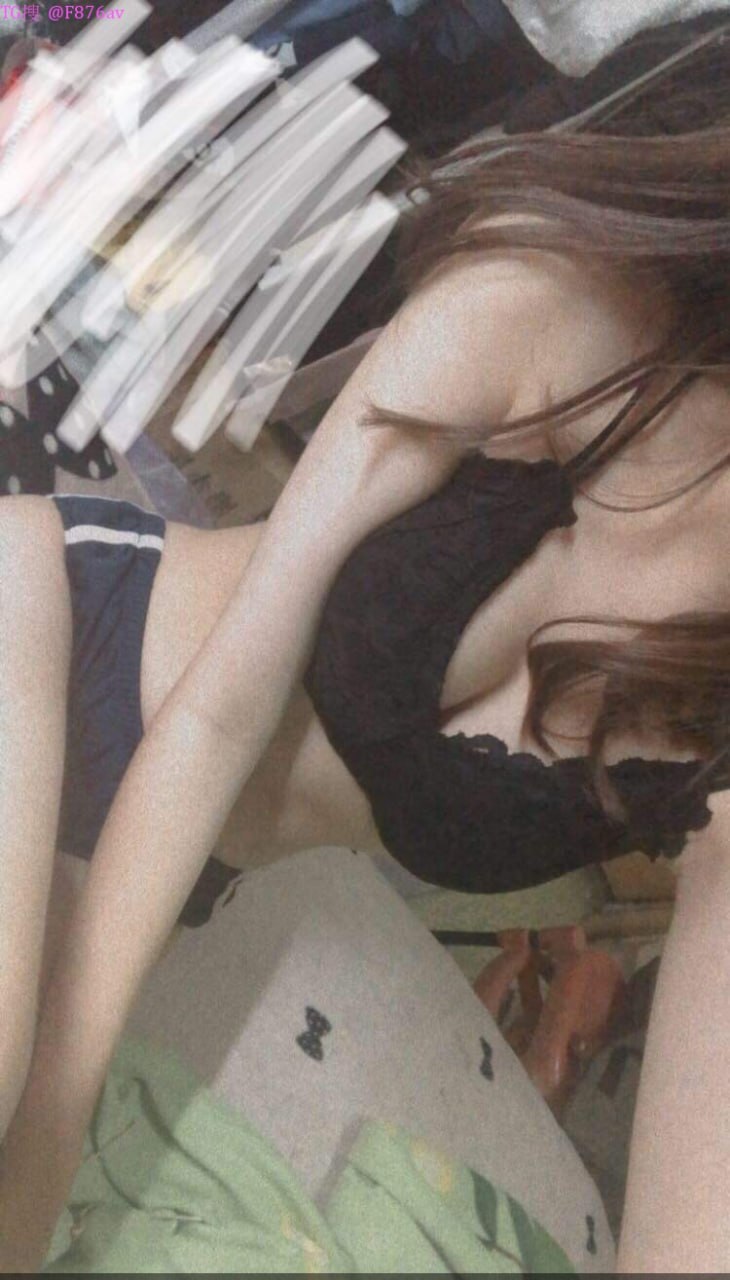 Lên tiếp phần 2 cho anh em đang hóng clip cô giáo bị leak bên trên nhé !
