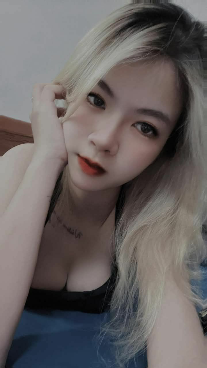 Má kế đáng thương bị cô con gái gài bẫy cho đám bạn học địt